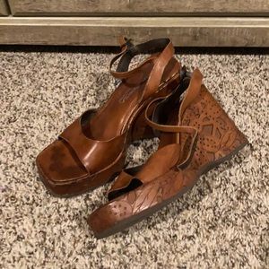 Via Spiga Brown Wedges